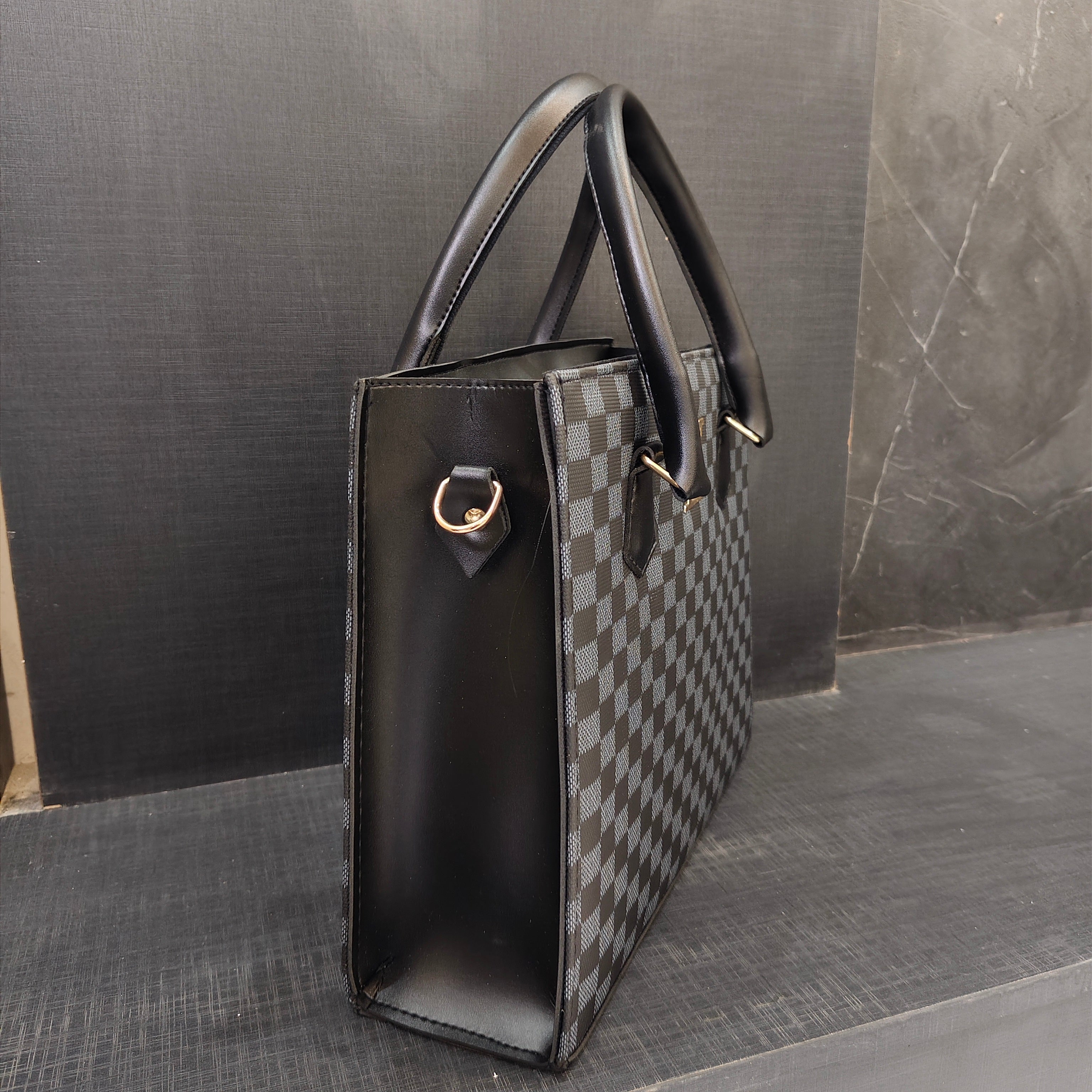 Checkered Charm Luxe - Black